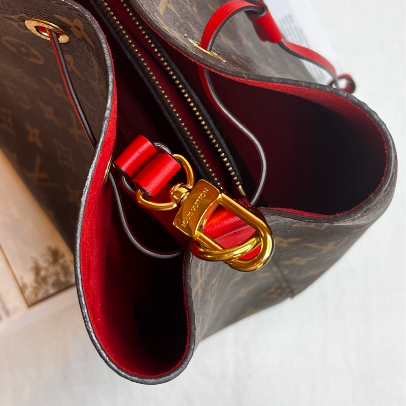 LV 經典Neonoe系列Monogram帆布印花牛皮鑲飾束口斜背/肩背水桶包-紅色-7