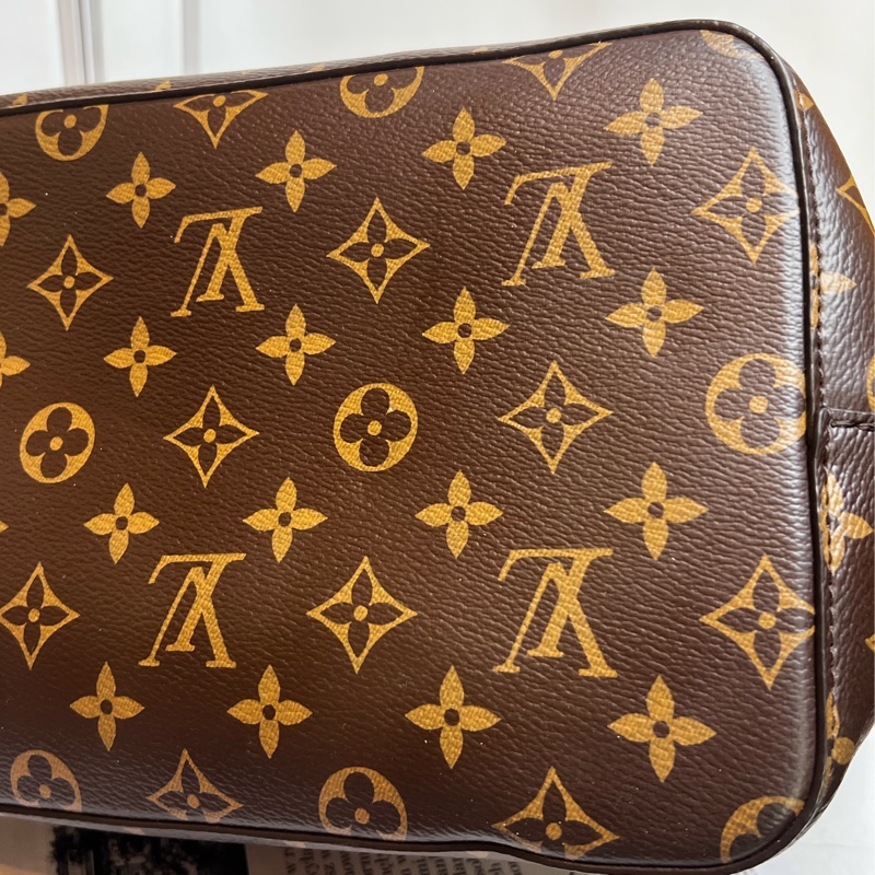 LV 經典Neonoe系列Monogram帆布印花牛皮鑲飾束口斜背/肩背水桶包-紅色-21