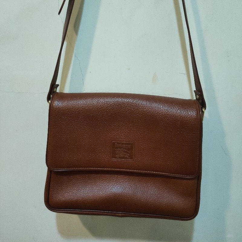 ㊣✨ Burberry✨博柏利 皮革 焦糖色 戰馬 斜背包 肩背包 郵差包/二手包/二手精品/保證正品-0