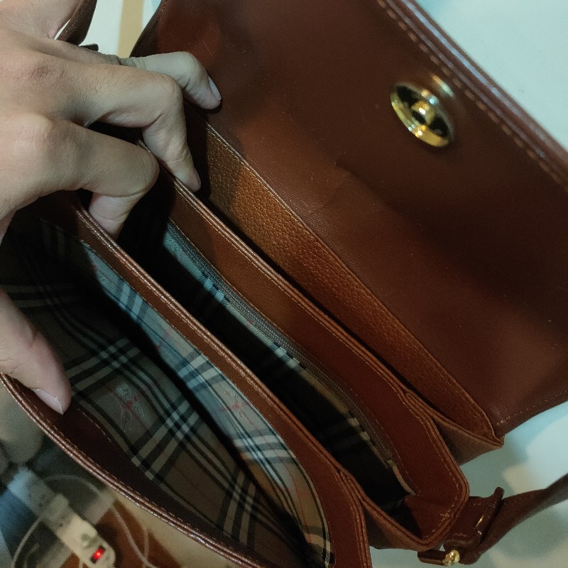 ㊣✨ Burberry✨博柏利 皮革 焦糖色 戰馬 斜背包 肩背包 郵差包/二手包/二手精品/保證正品-4