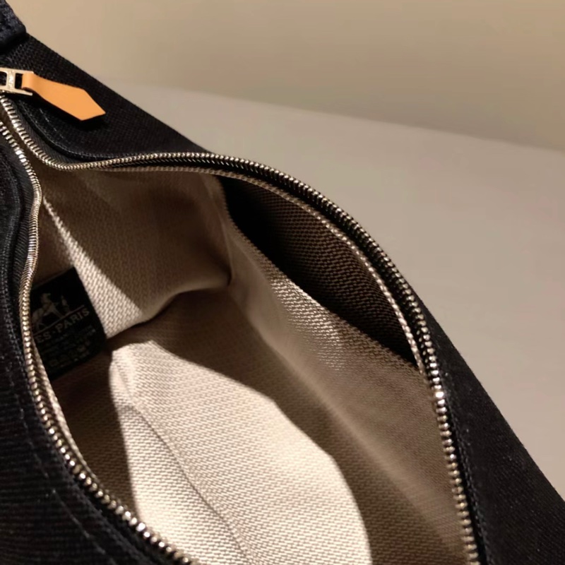 🔥雙11優惠🔥Hermès愛馬仕 Bride-a-brac pm 午夜藍編織手把帆布便當包洗漱包 黑/小號/銀釦/盒裝版-8