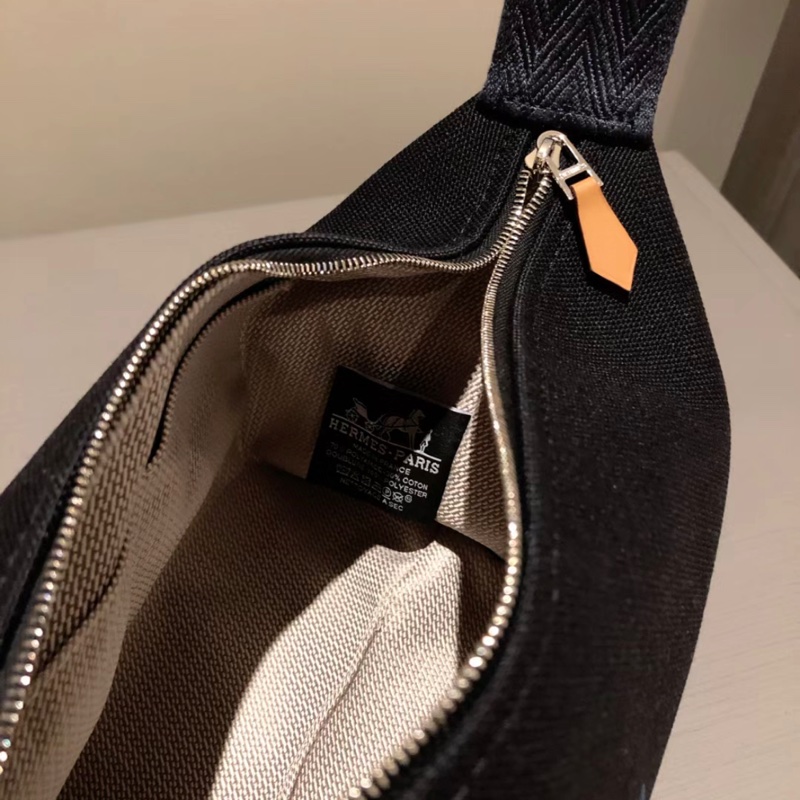 🔥雙11優惠🔥Hermès愛馬仕 Bride-a-brac pm 午夜藍編織手把帆布便當包洗漱包 黑/小號/銀釦/盒裝版-9