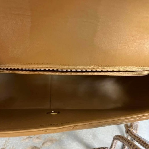 Chanel 難得再有的早期寬版人字紋駝金coco(保留下標）-9