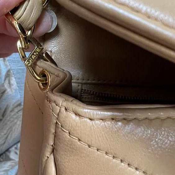 Chanel 難得再有的早期寬版人字紋駝金coco(保留下標）-14