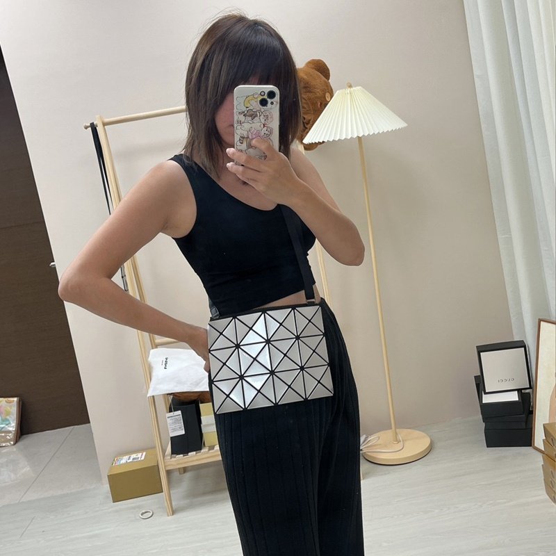 【現貨】全新 BAOBAO三宅一生 3x4 斜背包 現貨 銀色-3