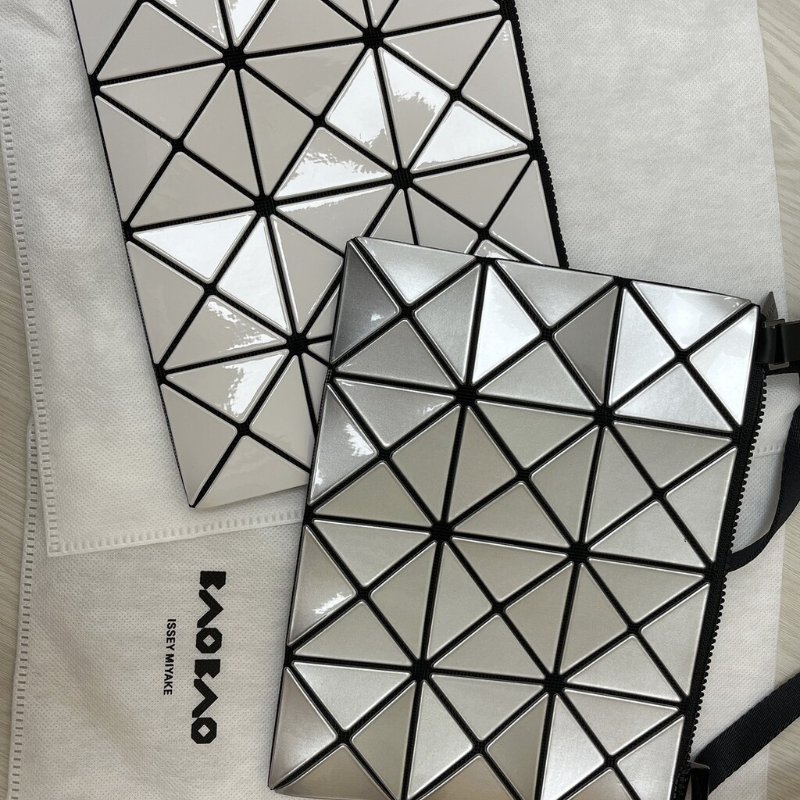 【現貨】全新 BAOBAO三宅一生 3x4 斜背包 現貨 銀色-9