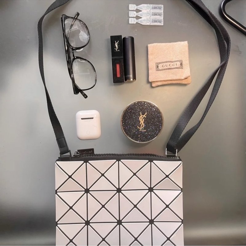 【現貨】全新 BAOBAO三宅一生 3x4 斜背包 現貨 銀色-11