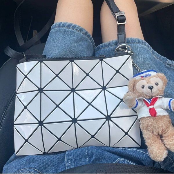 【現貨】全新 BAOBAO三宅一生 3x4 斜背包 現貨 銀色-14