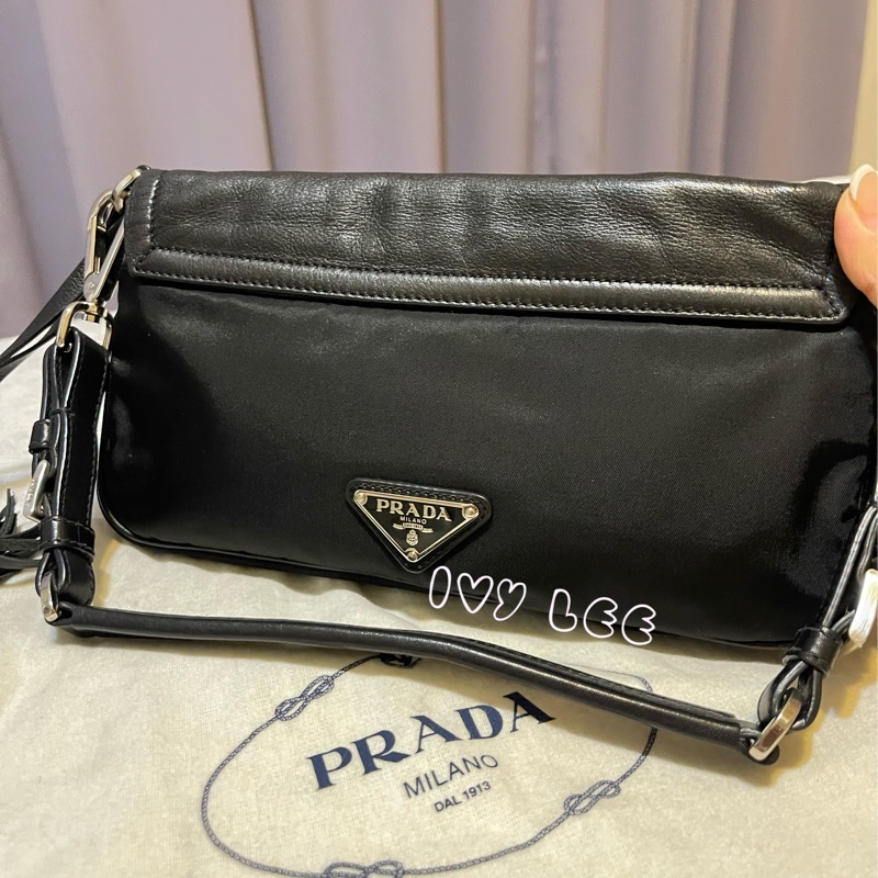 PRADA 質感黑壓紋扣式皮革 尼龍 腋下包 流蘇吊飾 肩背包 手提包  二手精品-7