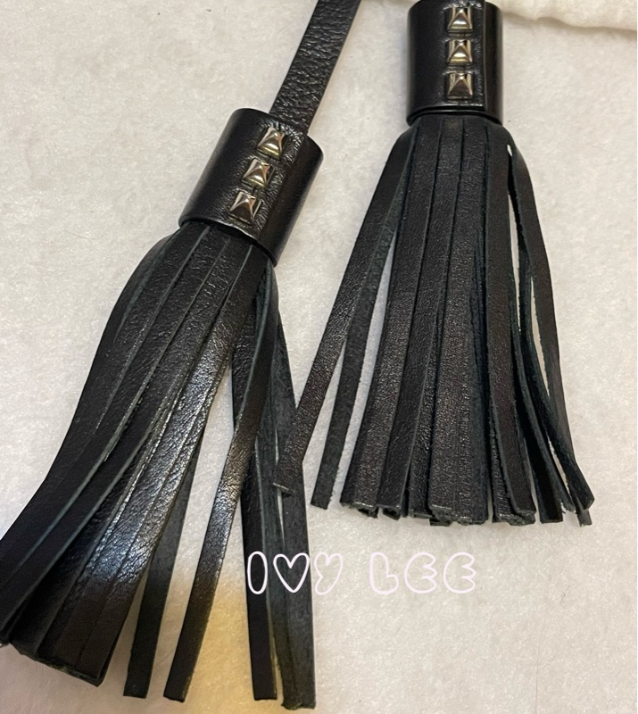 PRADA 質感黑壓紋扣式皮革 尼龍 腋下包 流蘇吊飾 肩背包 手提包  二手精品-18