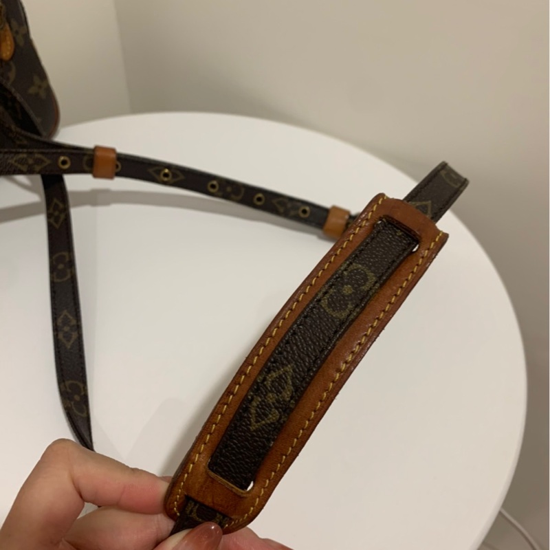 LV路易威登老花相機包-7
