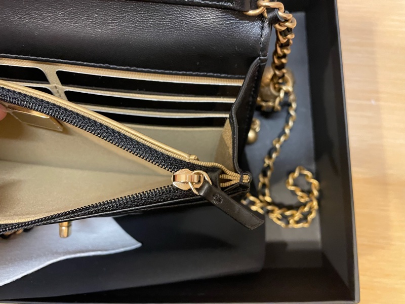 Chanel WOC 黑色小羊皮金球包-7