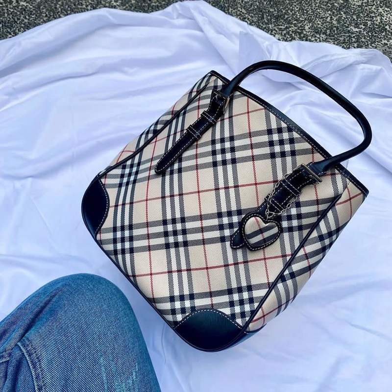 Burberry 藍標復古手提托特-4