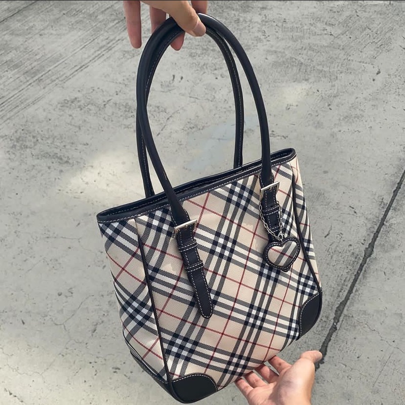 Burberry 藍標復古手提托特-5