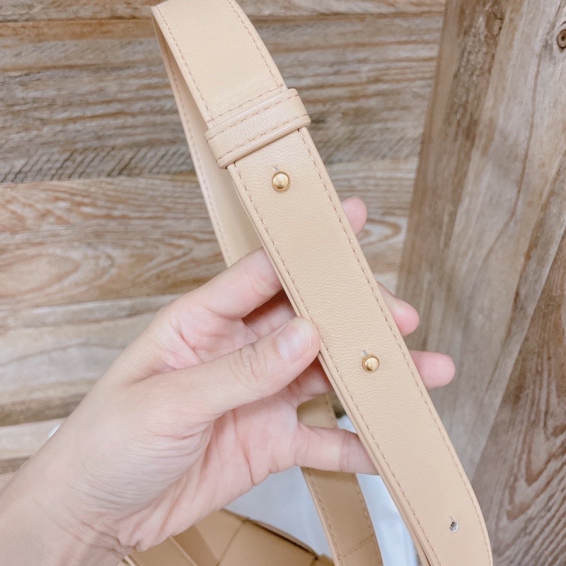 BV編織包 Bottenga veneta cassettes 杏仁色 二手近全新-4