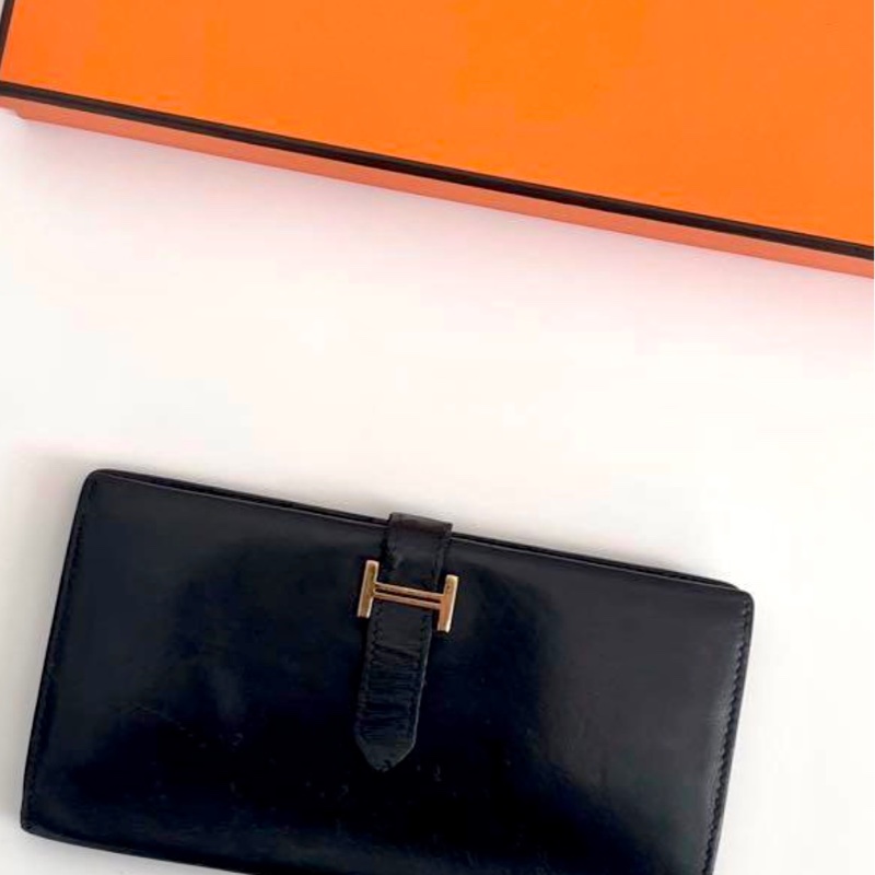 便宜到蛀牙2手 稀有愛馬仕Vip才能選的Box皮革金釦Bears黑長夾-21