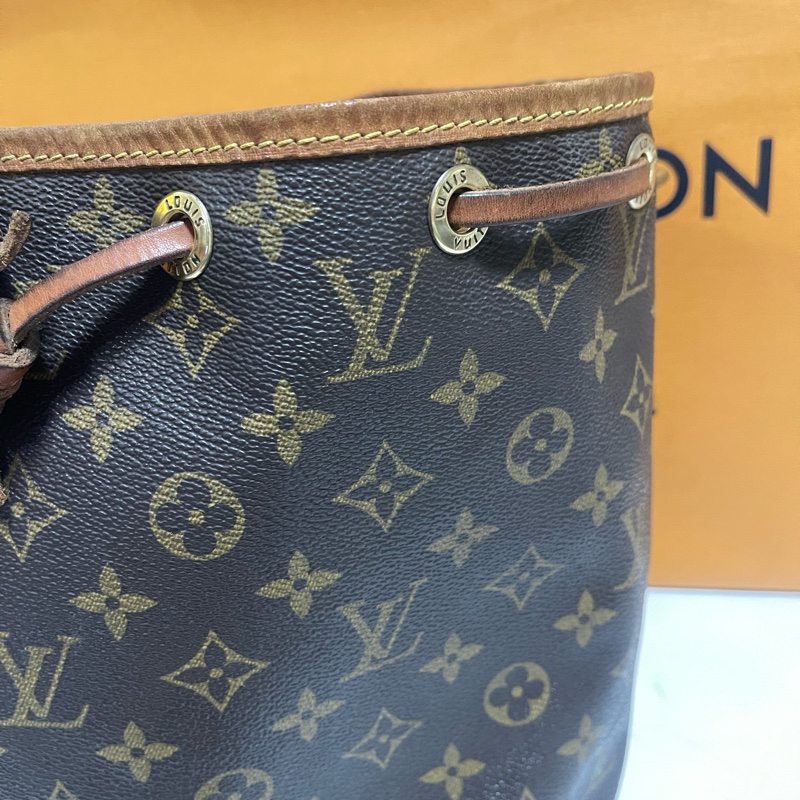 lv 絕版品 水桶包-1