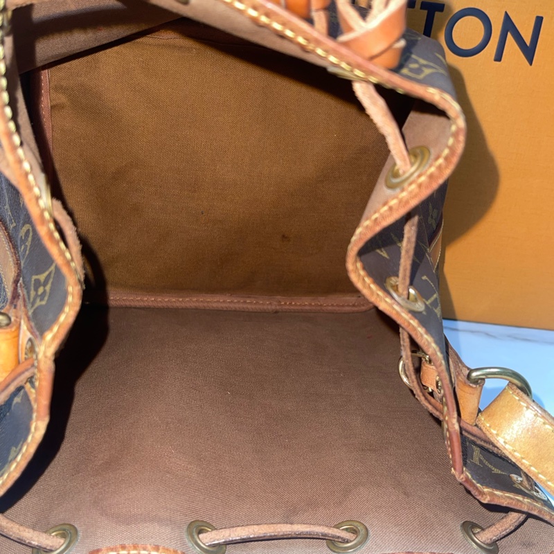 lv 絕版品 水桶包-16