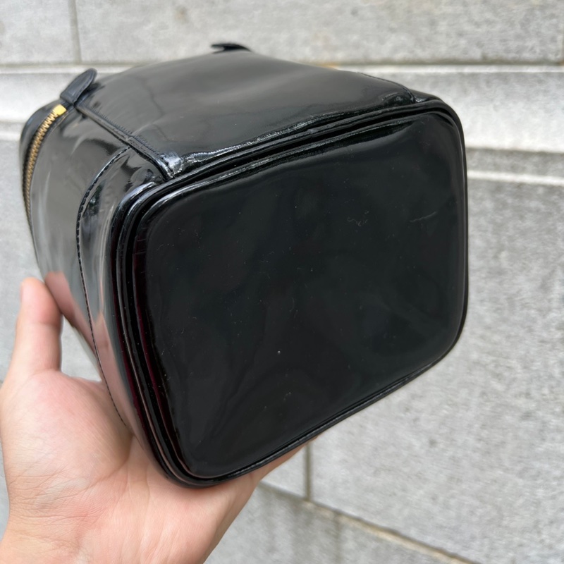 【CHANEL】香奈兒漆皮化妝包 「下單送副廠背鏈」-6