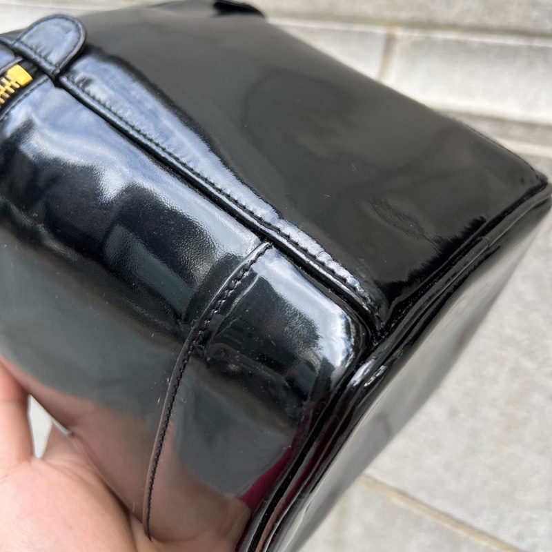 【CHANEL】香奈兒漆皮化妝包 「下單送副廠背鏈」-7