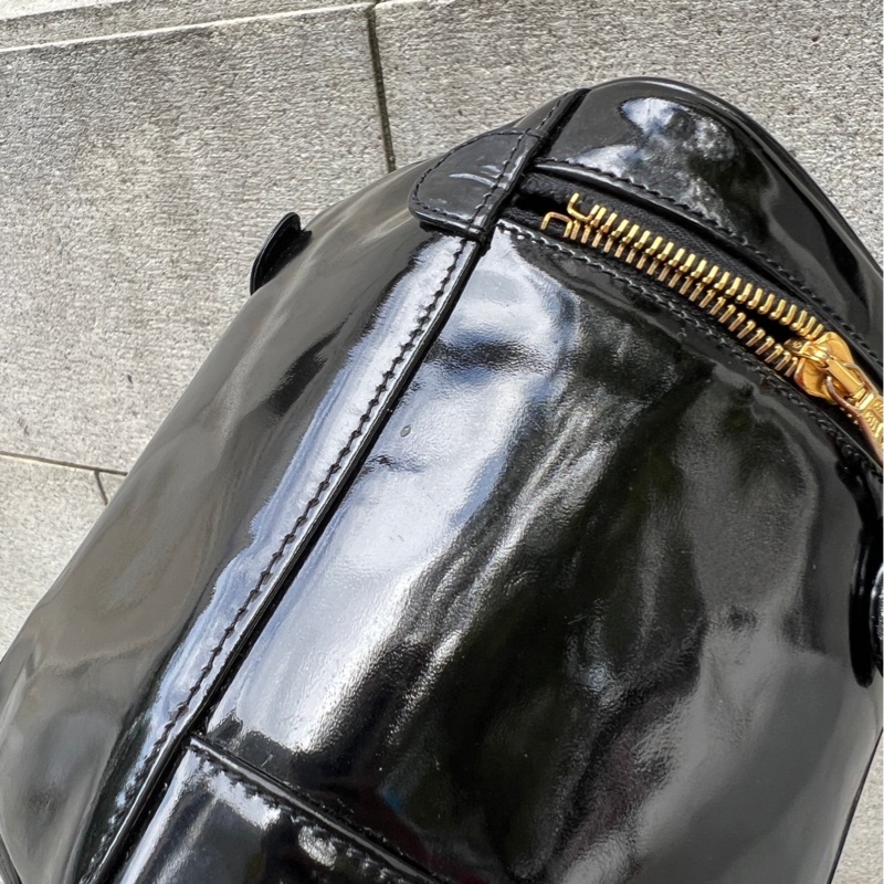 【CHANEL】香奈兒漆皮化妝包 「下單送副廠背鏈」-10