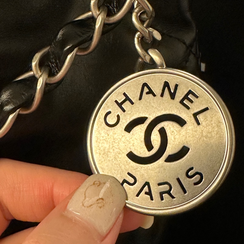 近全新Chanel香奈兒22bag黑銀 中號-1