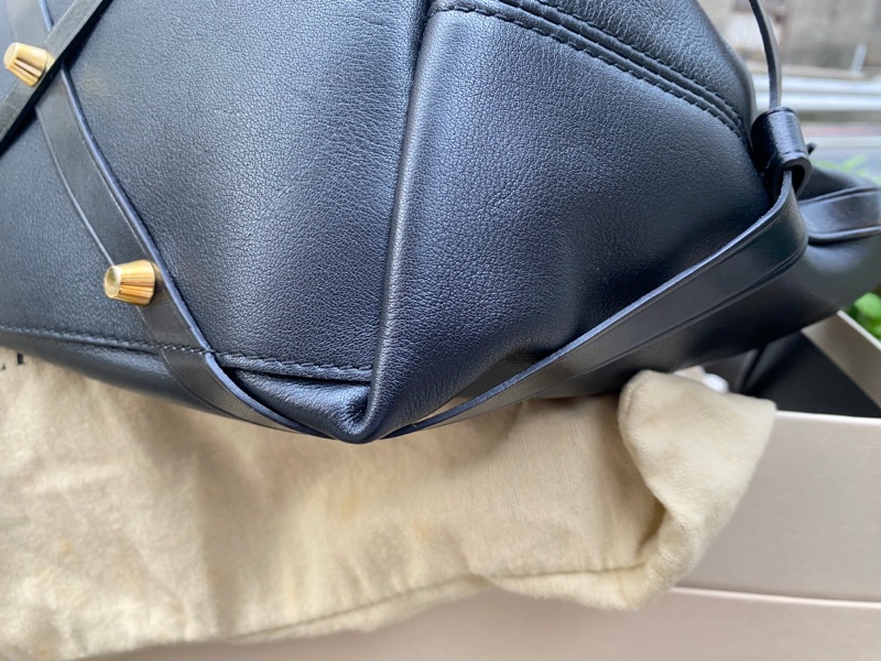 「已售出」二手Burberry黑色全皮拼格紋側背包肩背包托特水餃包-4