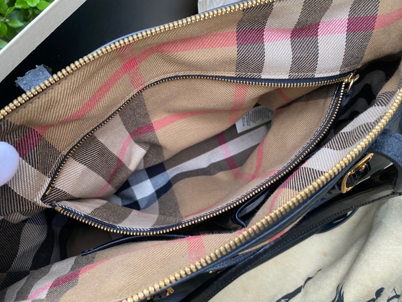 「已售出」二手Burberry黑色全皮拼格紋側背包肩背包托特水餃包-12