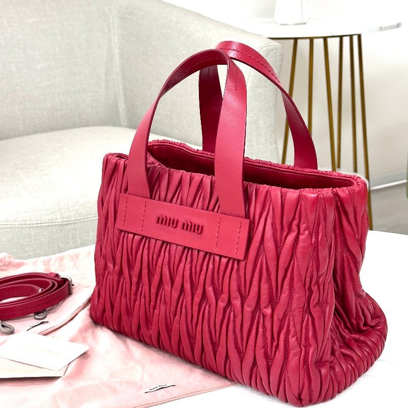 MIU MIU ｜ Matelassé紅色皮革手袋-0