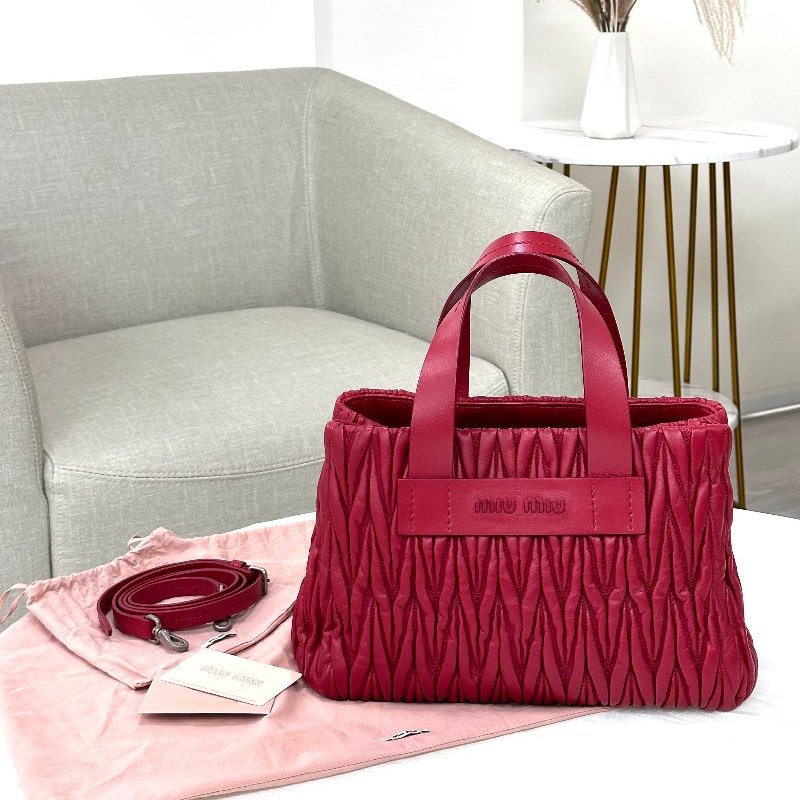 MIU MIU ｜ Matelassé紅色皮革手袋-1