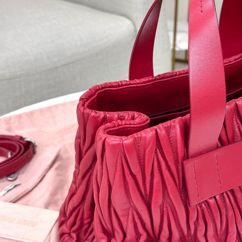 MIU MIU ｜ Matelassé紅色皮革手袋-6