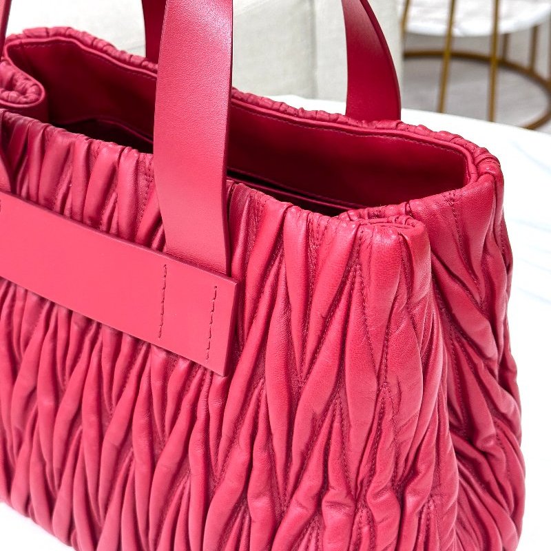 MIU MIU ｜ Matelassé紅色皮革手袋-7