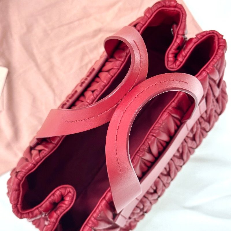 MIU MIU ｜ Matelassé紅色皮革手袋-14