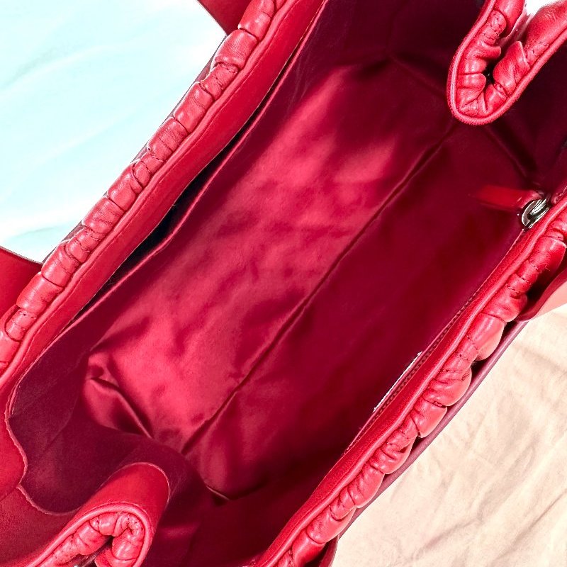 MIU MIU ｜ Matelassé紅色皮革手袋-17