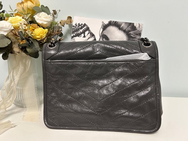 (保留至1/15) YSL Niki Medium復古皮革肩背包 風暴灰 新款D型扣-11