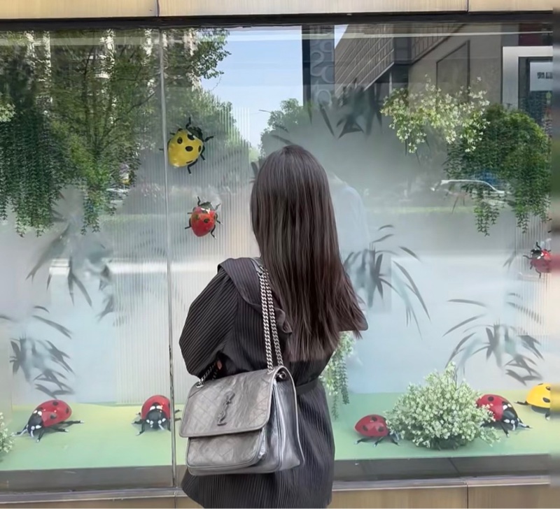 (保留至1/15) YSL Niki Medium復古皮革肩背包 風暴灰 新款D型扣-2