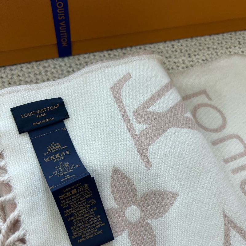 LV 粉色雙面logo 圍巾-2