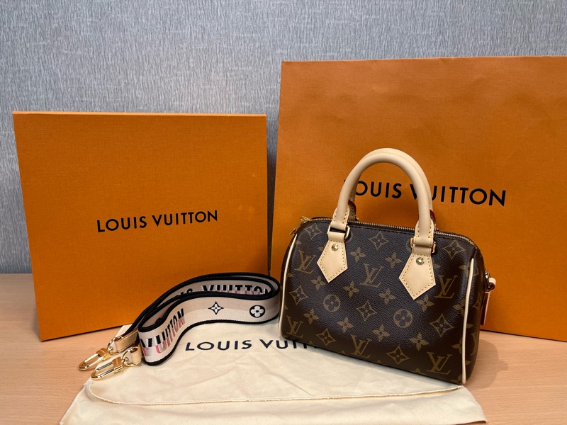 =爆款=台灣專櫃購入Louis Vuitton speedy20 全新全配-3