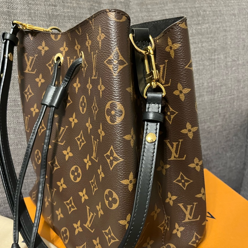 LV NeoNoe MM 水桶包-黑<另送斜背帶、內膽>-3