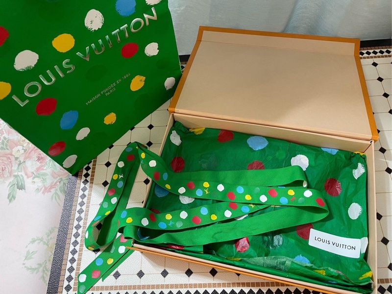 （售出）路易威登Louis Vuitton x Yayoi Kusama草間彌生限量聯名款超稀有難買黑色LV x YK Pumpkin 90方巾-6