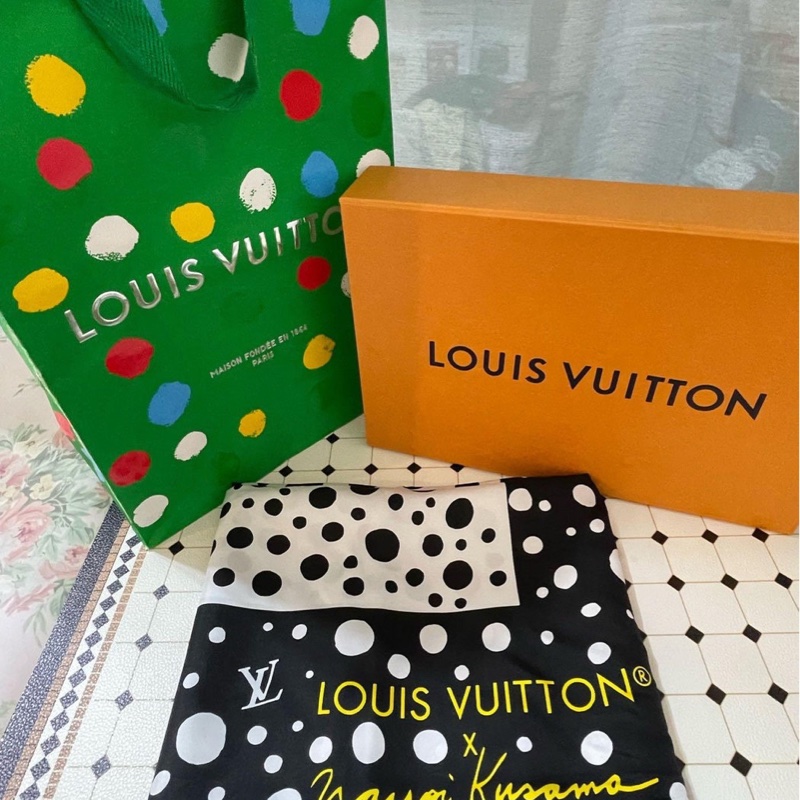 （售出）路易威登Louis Vuitton x Yayoi Kusama草間彌生限量聯名款超稀有難買黑色LV x YK Pumpkin 90方巾-7