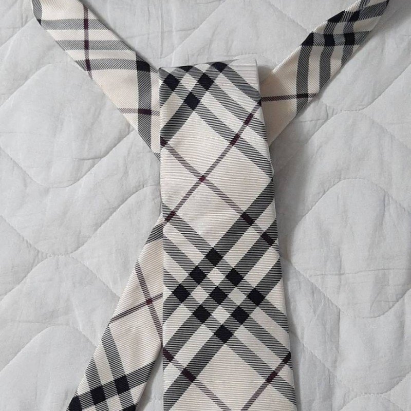 日本製(MIJ)絕版黑標-近全新正品Burberry Black Label 經典格紋戰馬絲質淺色男士領帶-0