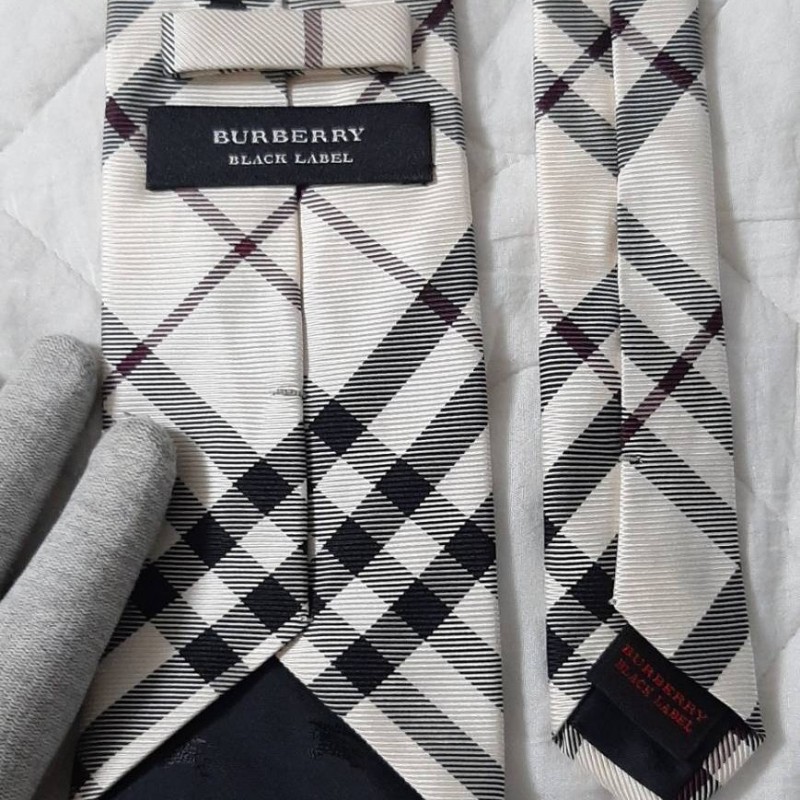 日本製(MIJ)絕版黑標-近全新正品Burberry Black Label 經典格紋戰馬絲質淺色男士領帶-3