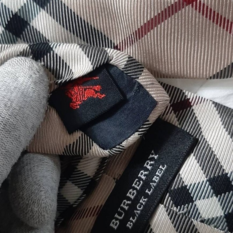 日本製(MIJ)絕版黑標-近新正品Burberry Black Label 經典格紋大戰馬絲質男士領帶-4