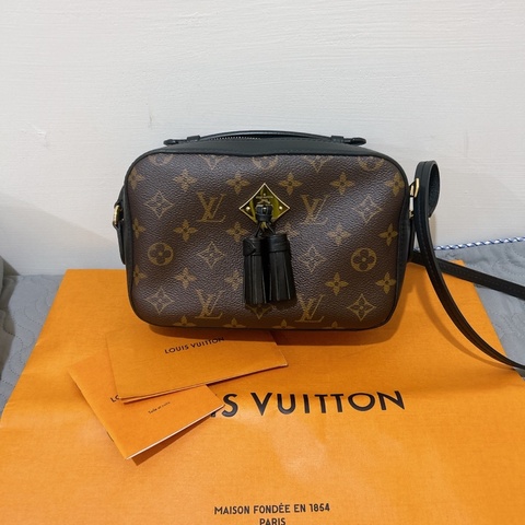 lv 流蘇側背相機包 照顧很好👍