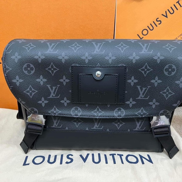 LV Messanger PM VOYAGER M40511 黑花 郵差包 小紅書-0