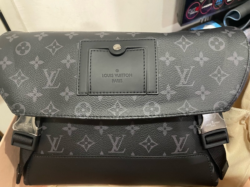 LV Messanger PM VOYAGER M40511 黑花 郵差包 小紅書-7