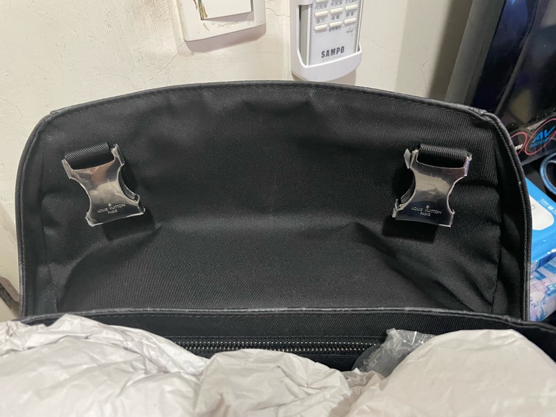 LV Messanger PM VOYAGER M40511 黑花 郵差包 小紅書-16