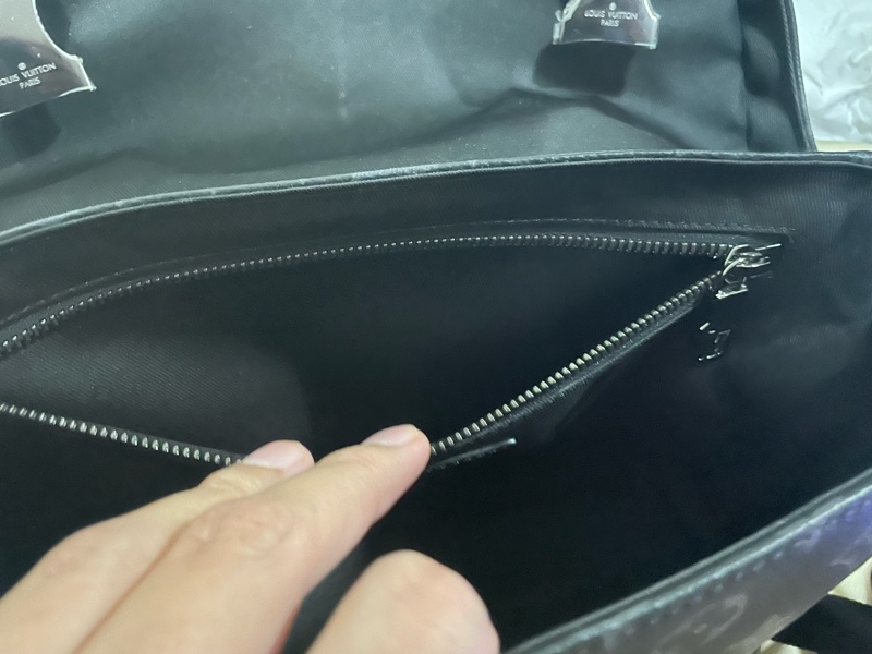 LV Messanger PM VOYAGER M40511 黑花 郵差包 小紅書-19