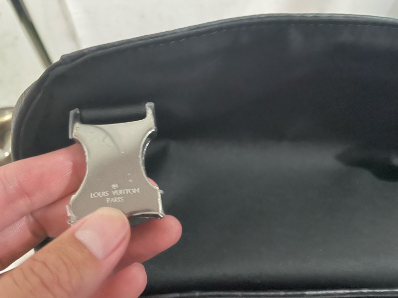 LV Messanger PM VOYAGER M40511 黑花 郵差包 小紅書-21